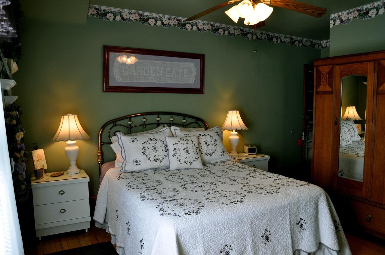 Garden Gate Bed & Breakfast Sturgeon Bay Exterior photo