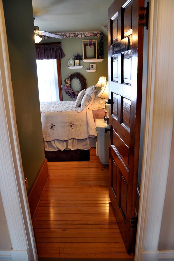 Garden Gate Bed & Breakfast Sturgeon Bay Exterior photo